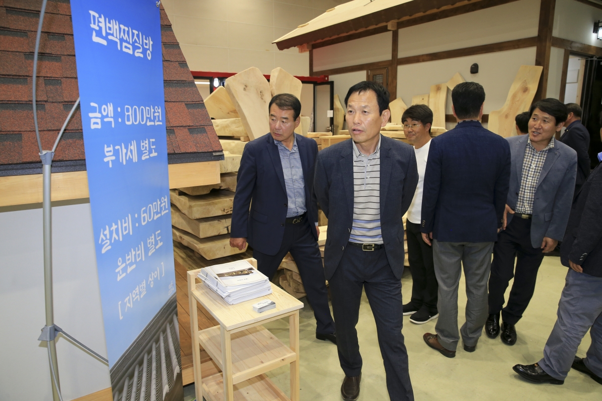 20190712-090[AP7U0679-제232회 임시회 산업건설위원회 구미코 건축박람회 견학.jpg