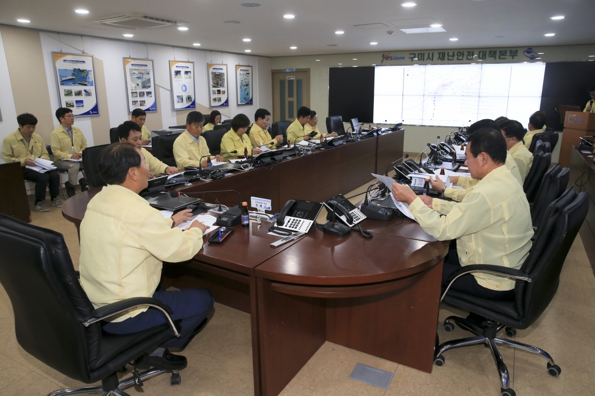 20190719-013[AP7U1085-구미시의회 의원 태풍 다나스 관련 구미시 재난안전 대책본부 방문.jpg