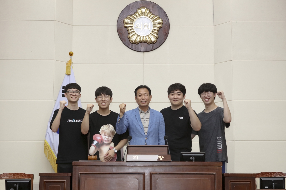 20190731-010[IMG_4709-구미고등학교 학생 일행 의회방문.jpg