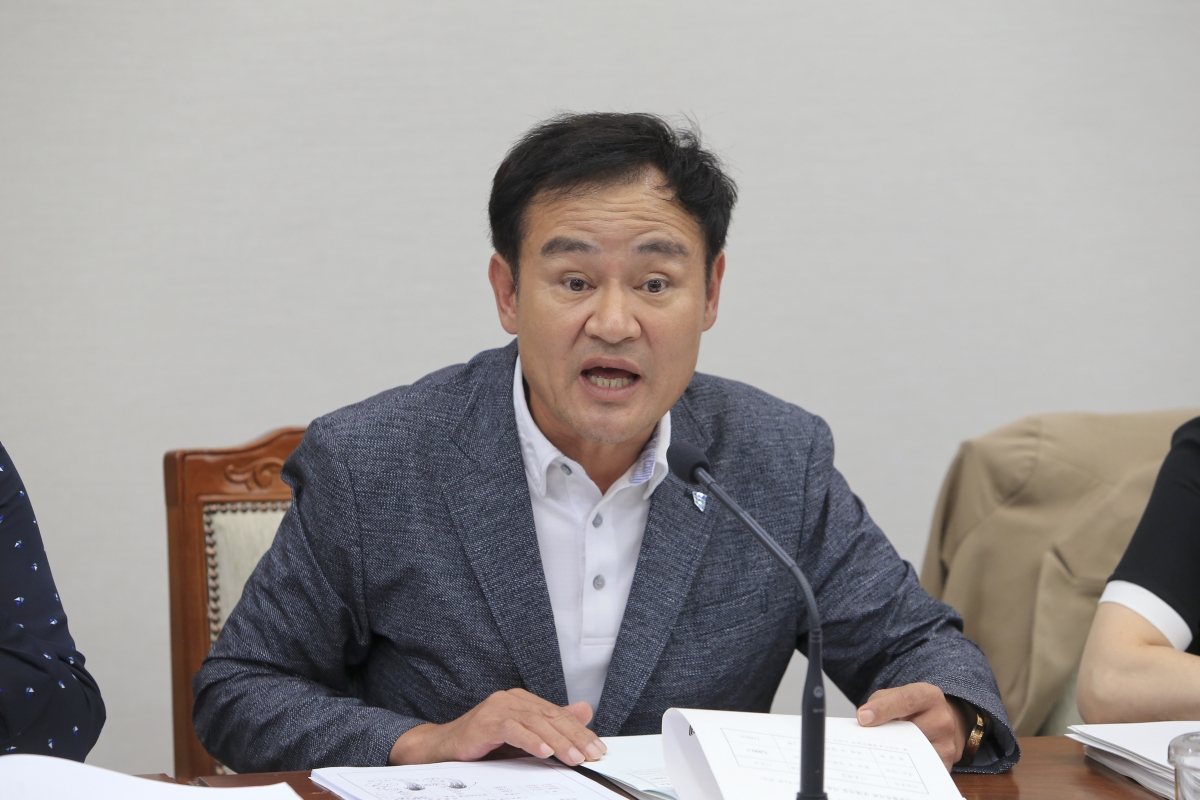 20190920-007[AP7U2954-제233회 임시회 기획행정위원회 조례안 심사활동.jpg