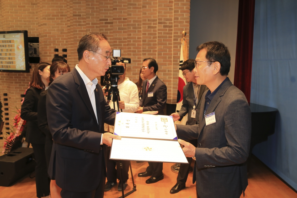 20190925-052[AP7U3810-민주평화통일자문회의 구미시협의회 제19기 출범식.jpg