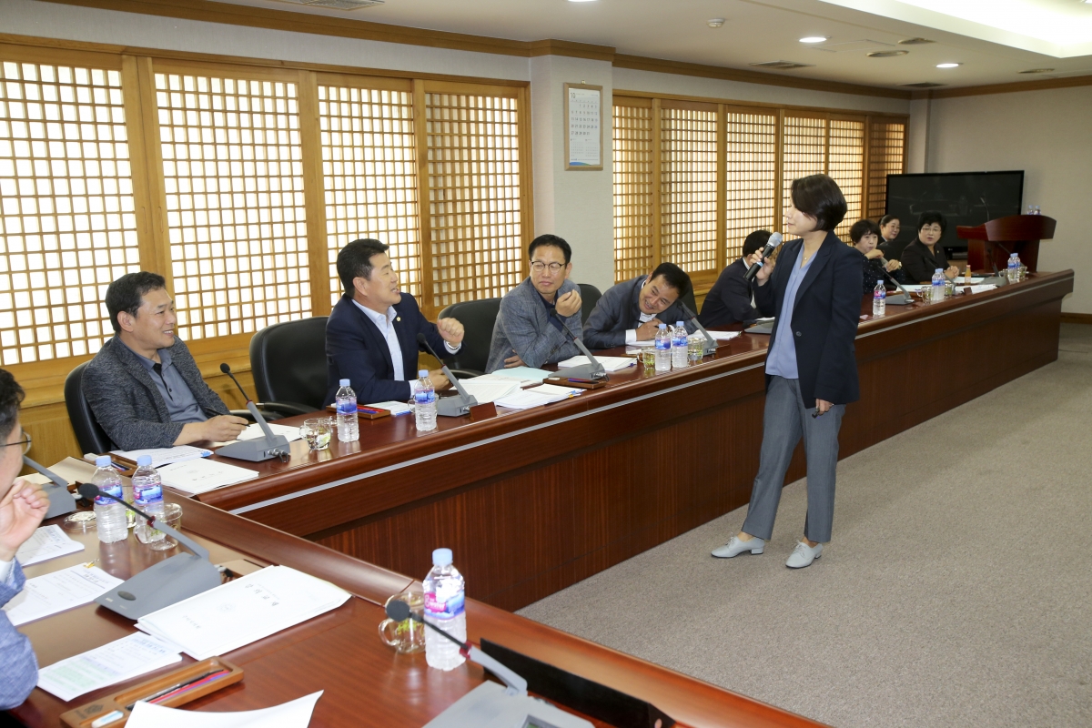 20191017-001[AP7U5388-제234회 임시회 기간중 인권교육-조정희 강사.jpg