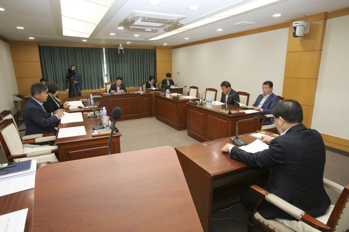 20191021-002[IMG_5289-제234회 임시회 의회운영위원회 2020년도 주요업무계획안 보고.jpg
