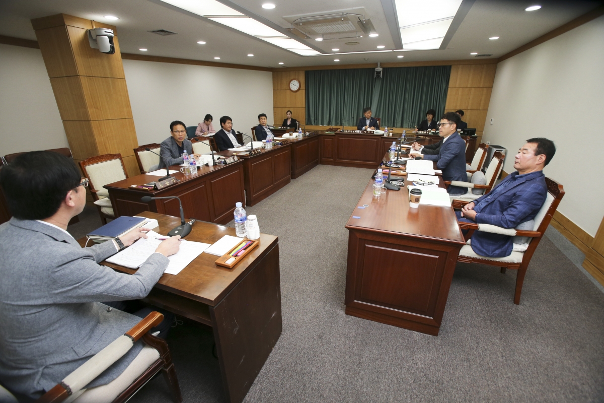 20191022-003[AP7U5870-제234회 임시회 산업건설위원회 2020년도 주요업무계획안 보고.jpg
