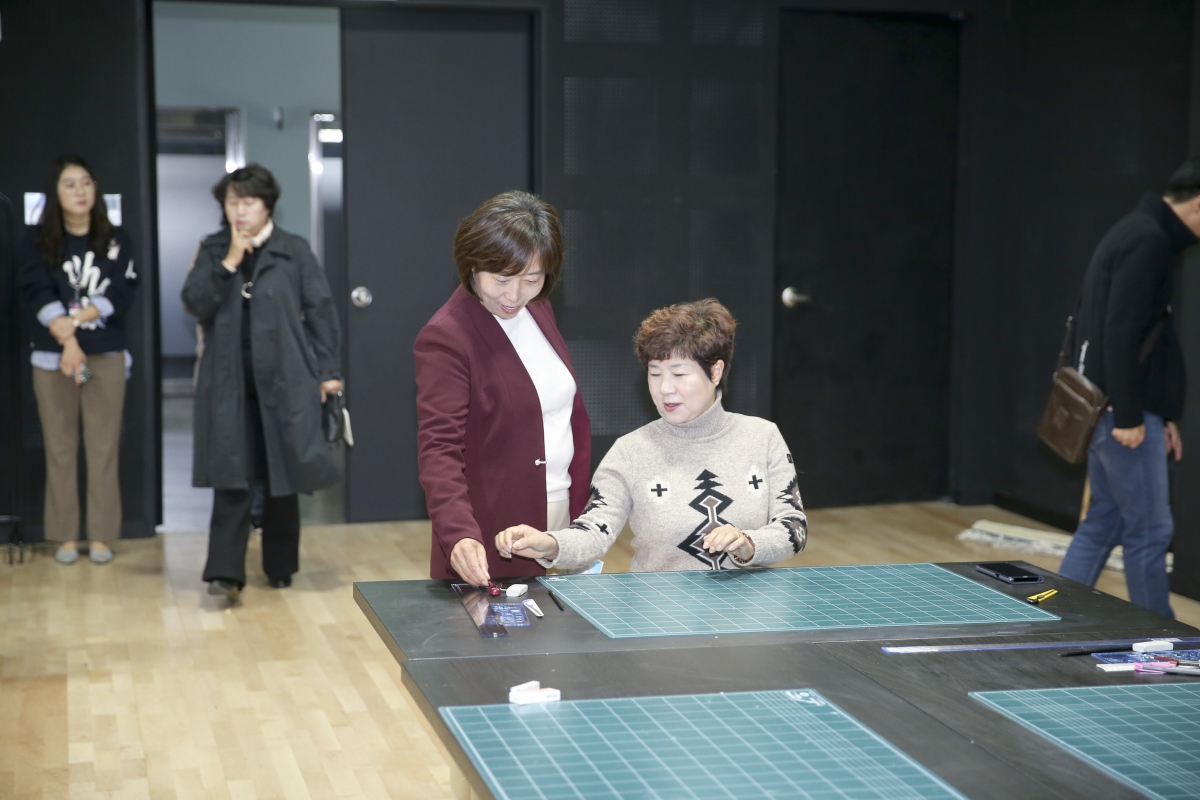 20191112-033[AP7U7002-기획행정위원회 전북 전주시 팔복예술공장 시설견학.jpg
