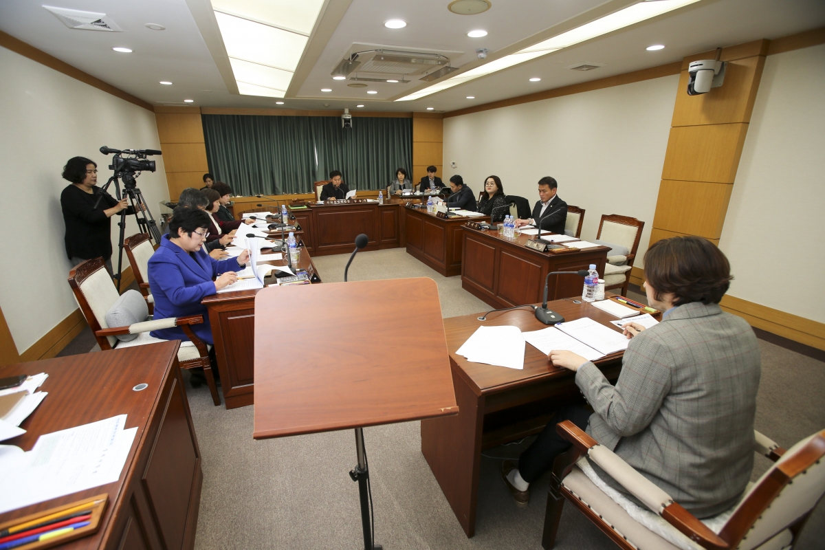 20191126-002[AP7U7969-제235회 정례회 의회운영위원회 조례안 심사활동.jpg