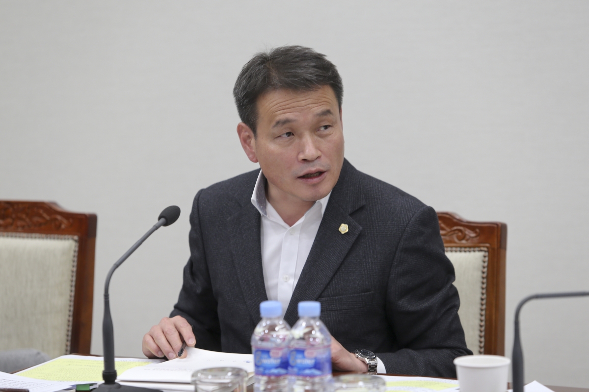 20191126-086[AP7U8177-제235회 정례회 산업건설위원회 조례안 심사활동.jpg