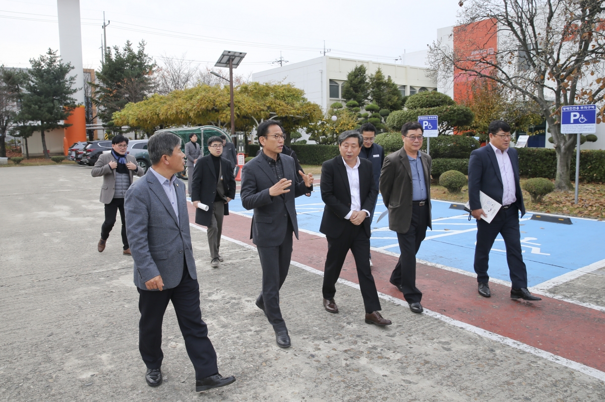 20191127-029[AP7U8397-제235회 정례회 산업건설위원회 한국이모빌리티 제조유통협동조합 현장방문.jpg