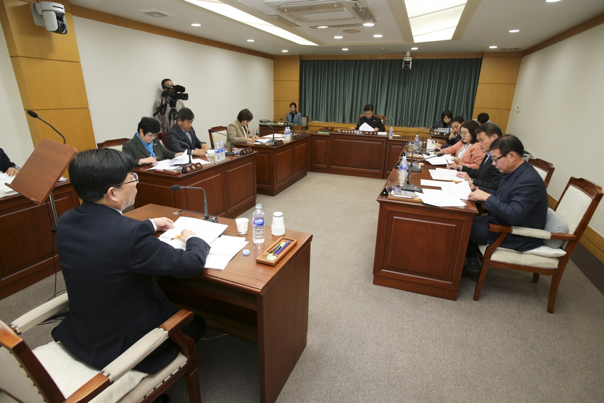 20191128-002[AP7U8437-제235회 정례회 의회운영위원회 2020년도 예산안 및 기금운용계획안 예비심사 활동.jpg