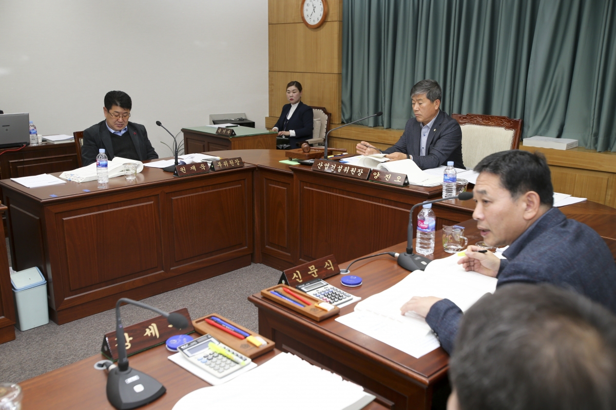 20191128-049[AP7U8524-제235회 정례회 산업건설위원회 2020년도 예산안 및 기금운용계획안 예비심사 활동.jpg
