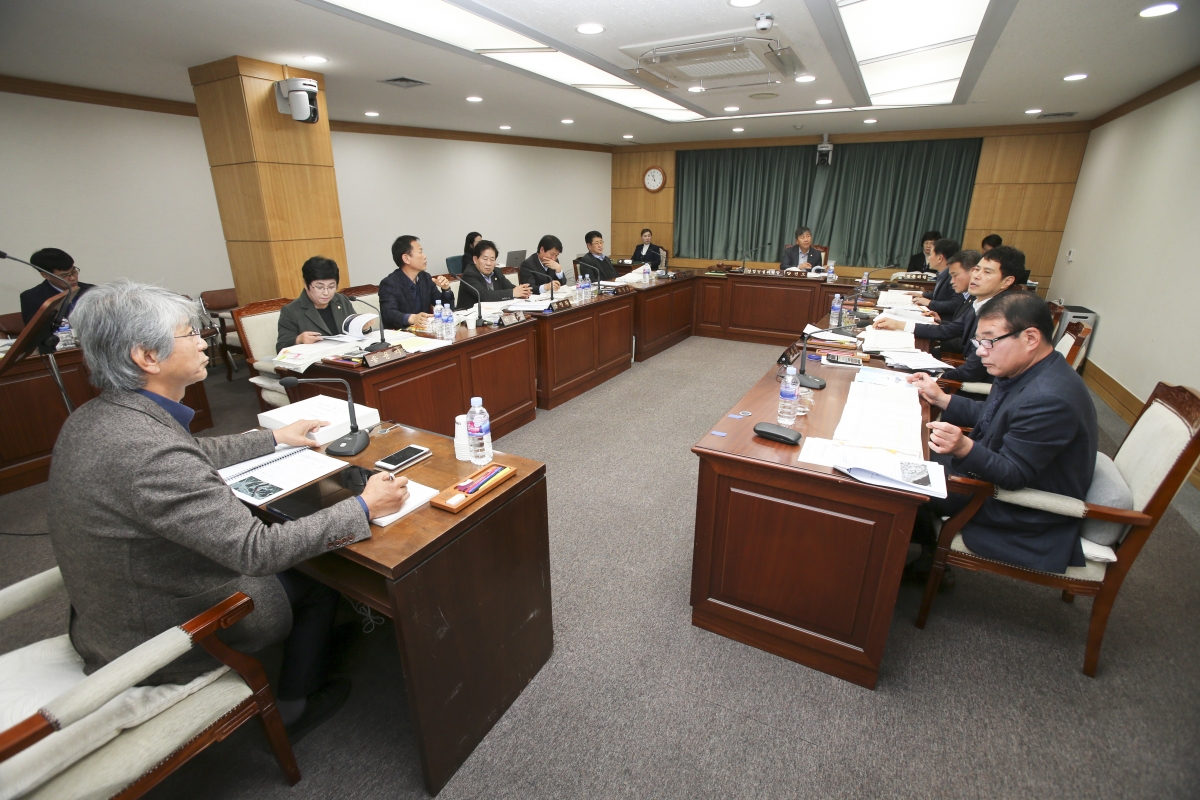 20191128-046[AP7U8554-제235회 정례회 산업건설위원회 2020년도 예산안 및 기금운용계획안 예비심사 활동.jpg