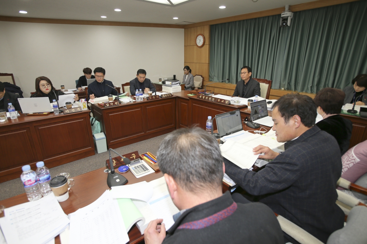 20191204-018[AP7U8952-제235회 정례회 예산결산특별위원회 2020년도 예산안 및 기금운용계획안 심사활동.jpg