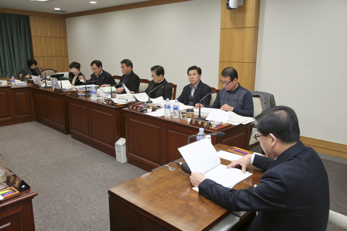 20191204-014[AP7U8920-제235회 정례회 예산결산특별위원회 2020년도 예산안 및 기금운용계획안 심사활동.jpg