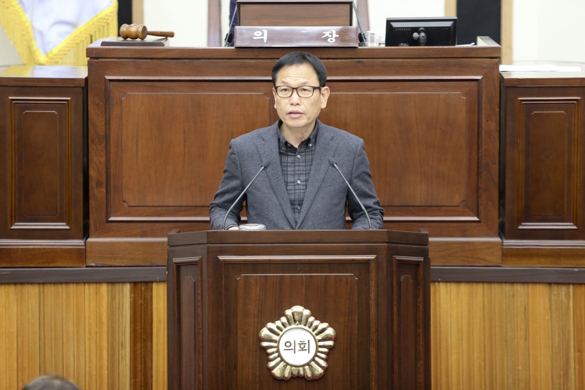 20191210-007[AP7U9200-제235회 정례회 제2차 본회의시 박교상 예산결산특별위원장 예특위 활동결과보고.jpg