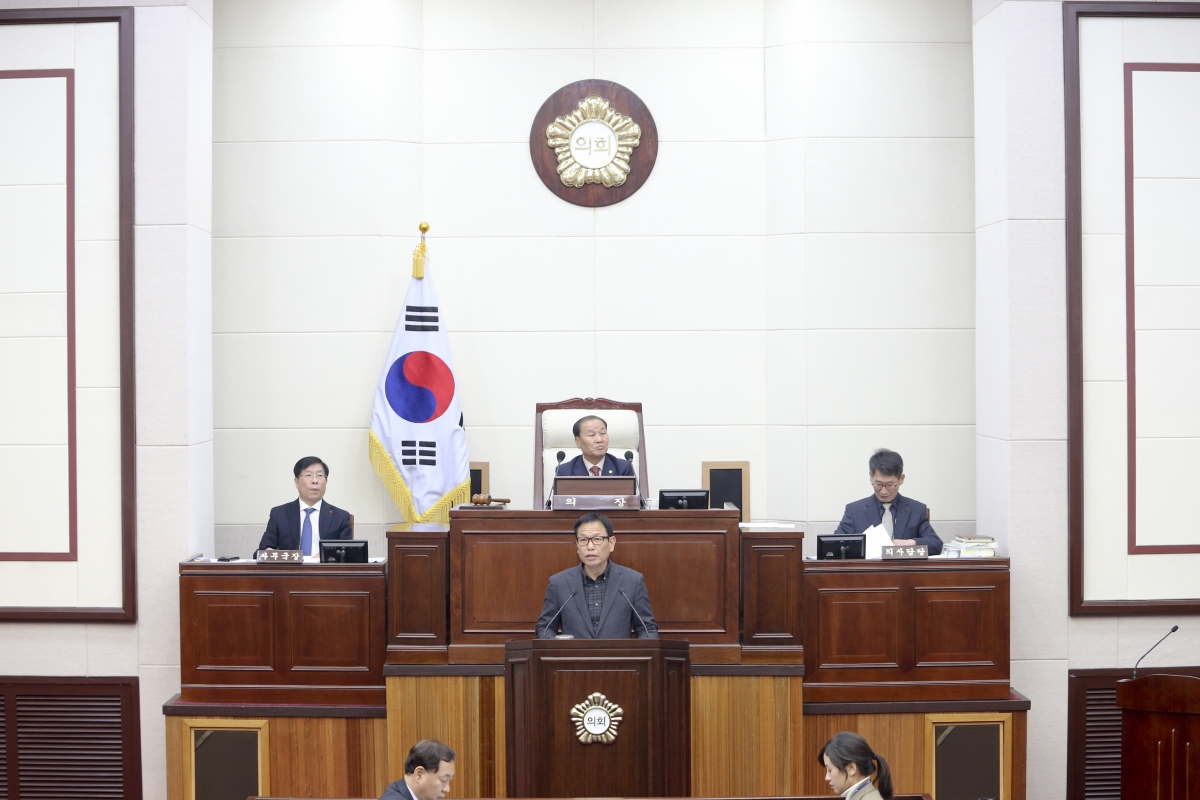 20191210-010[AP7U9205-제235회 정례회 제2차 본회의시 박교상 예산결산특별위원장 예특위 활동결과보고.jpg