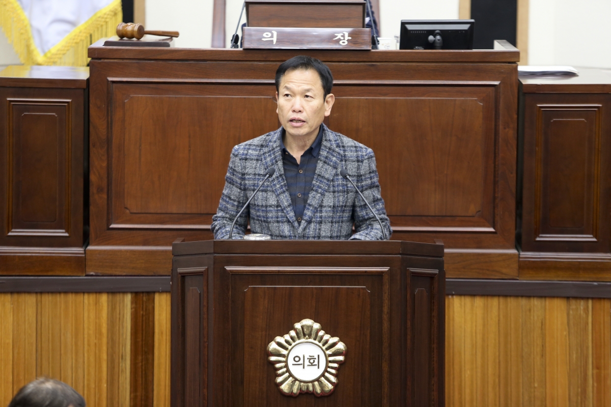 20191216-016[AP7U9663-제235회 정례회 제4차 본회의시 박교상 예산결산특별위원장 예특위 활동결과보고.jpg