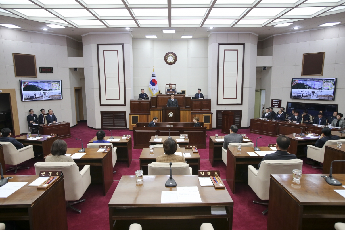 20200129-014[AP7U0717-제236회 임시회 제1차 본회의시 김재우 의원 5분 자유발언.jpg