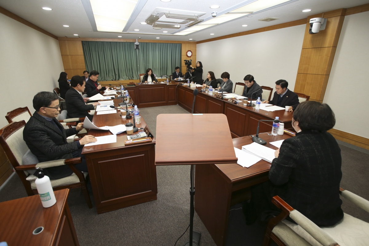 20200203-001[AP7U0906-제236회 임시회 기획행정위원회 조례안 심사활동.jpg