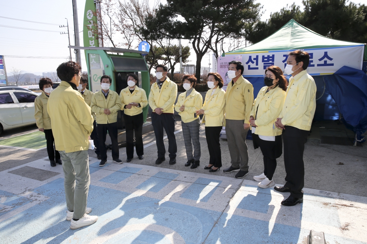 20200203-058[AP7U1068-제236회 임시회시 기획행정위원회 구미보건소 방문 신종 코로나바이러스 관련 현황청취.jpg
