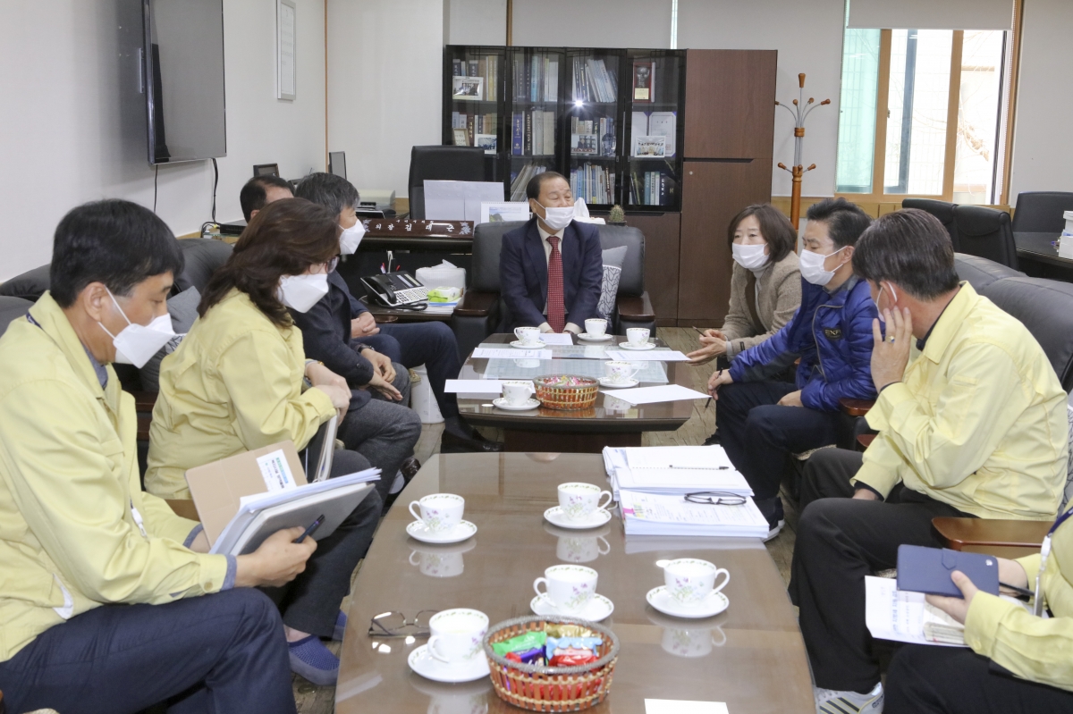 20200302-011[IMG_6888-구미시의회 의장단 및 상임위원장 간담회-코로나19 대응 현황 집행기관 설명.jpg