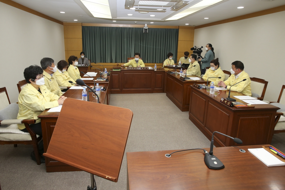 20200417-016[AP7U2118-폐회중 의회운영위원회 활동.jpg