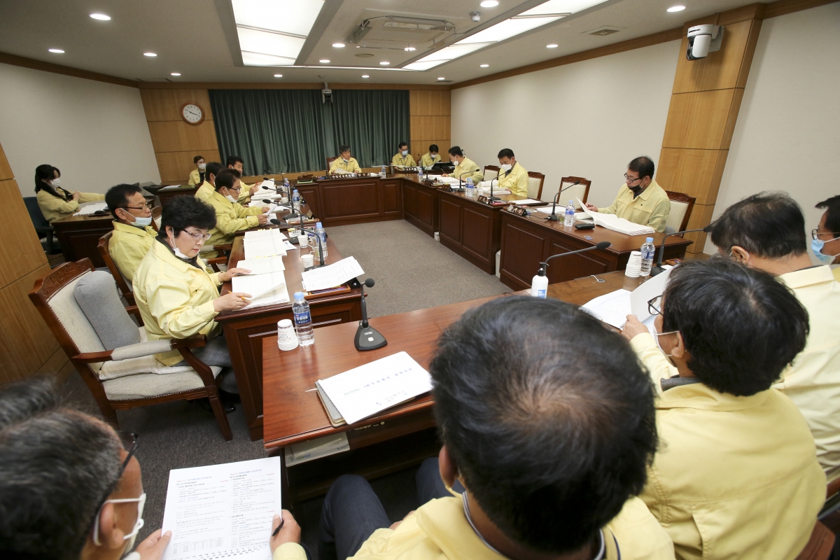 20200423-014[AP7U2471-제238회 임시회시 산업건설위원회 소관 2020년도 제1회추가경정예산안 예비심사활동.jpg