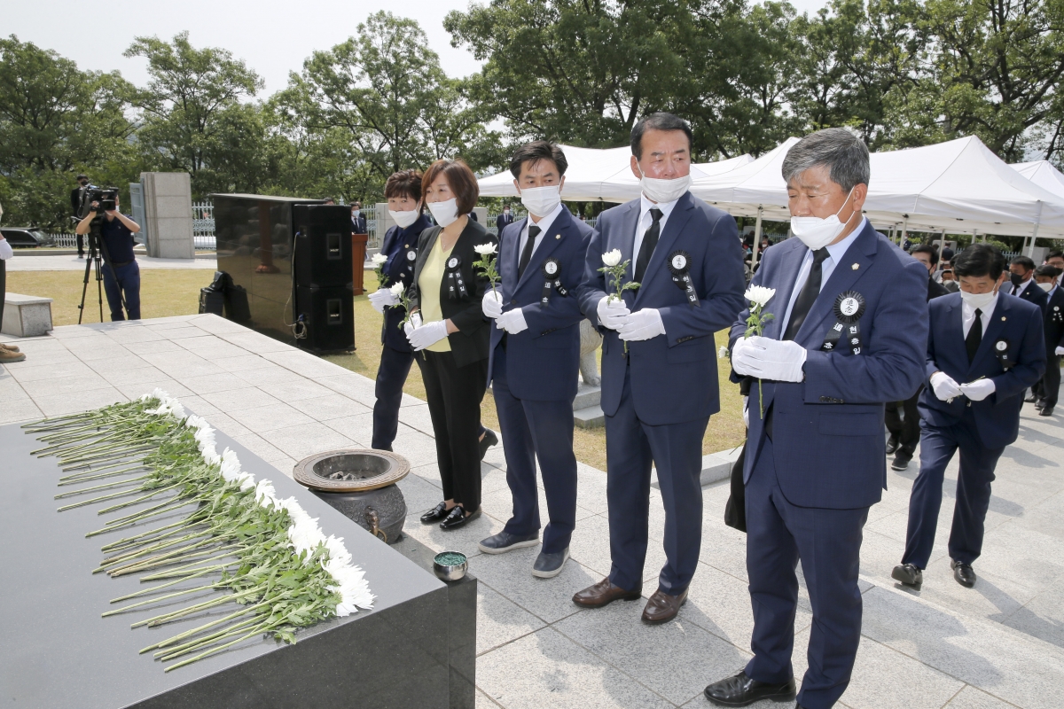 20200606-056[AP7U3886-제65회 현충일 추념식.jpg