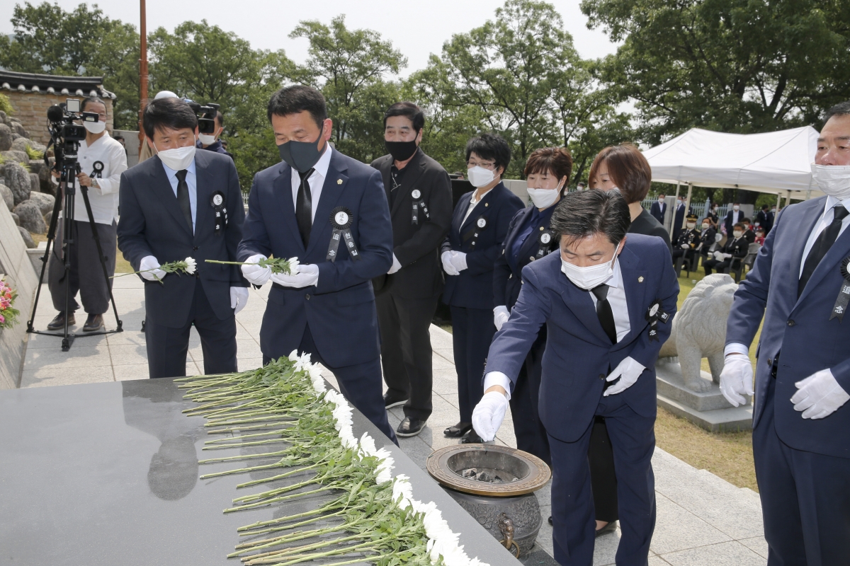 20200606-064[AP7U3901-제65회 현충일 추념식.jpg