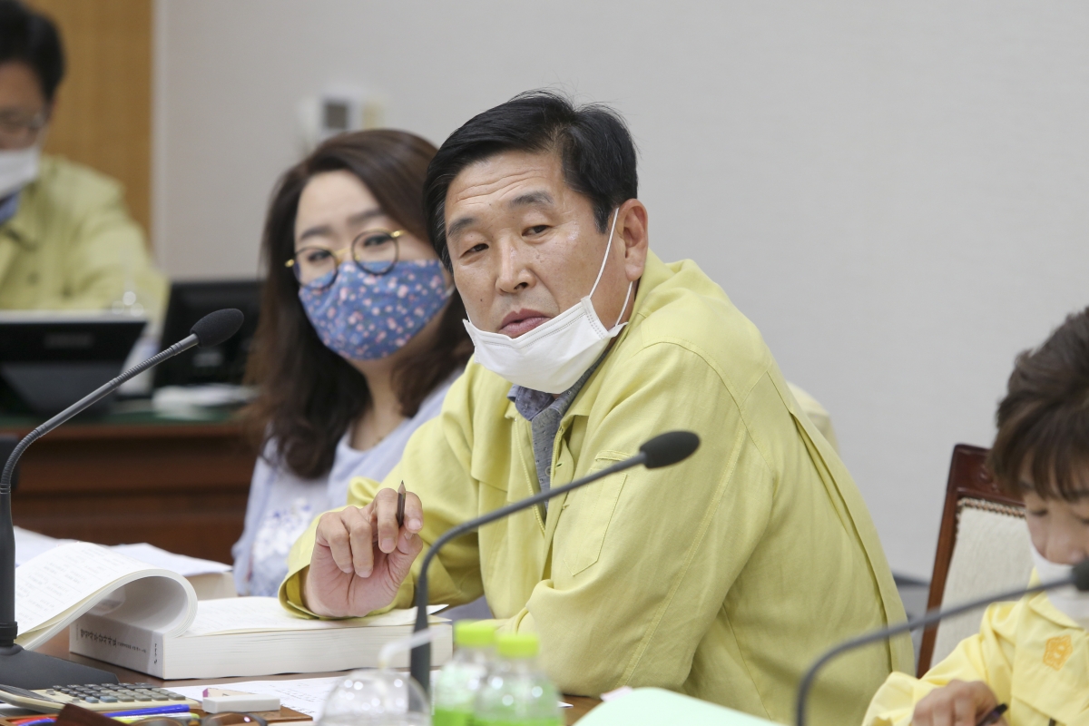 20200604-014[AP7U3731-제240회 구미시의회 제1차 정례회시 기획행정위원회 소관 행정사무감사 활동.jpg