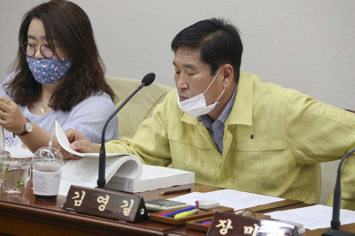 20200604-011[AP7U3688-제240회 구미시의회 제1차 정례회시 기획행정위원회 소관 행정사무감사 활동.jpg