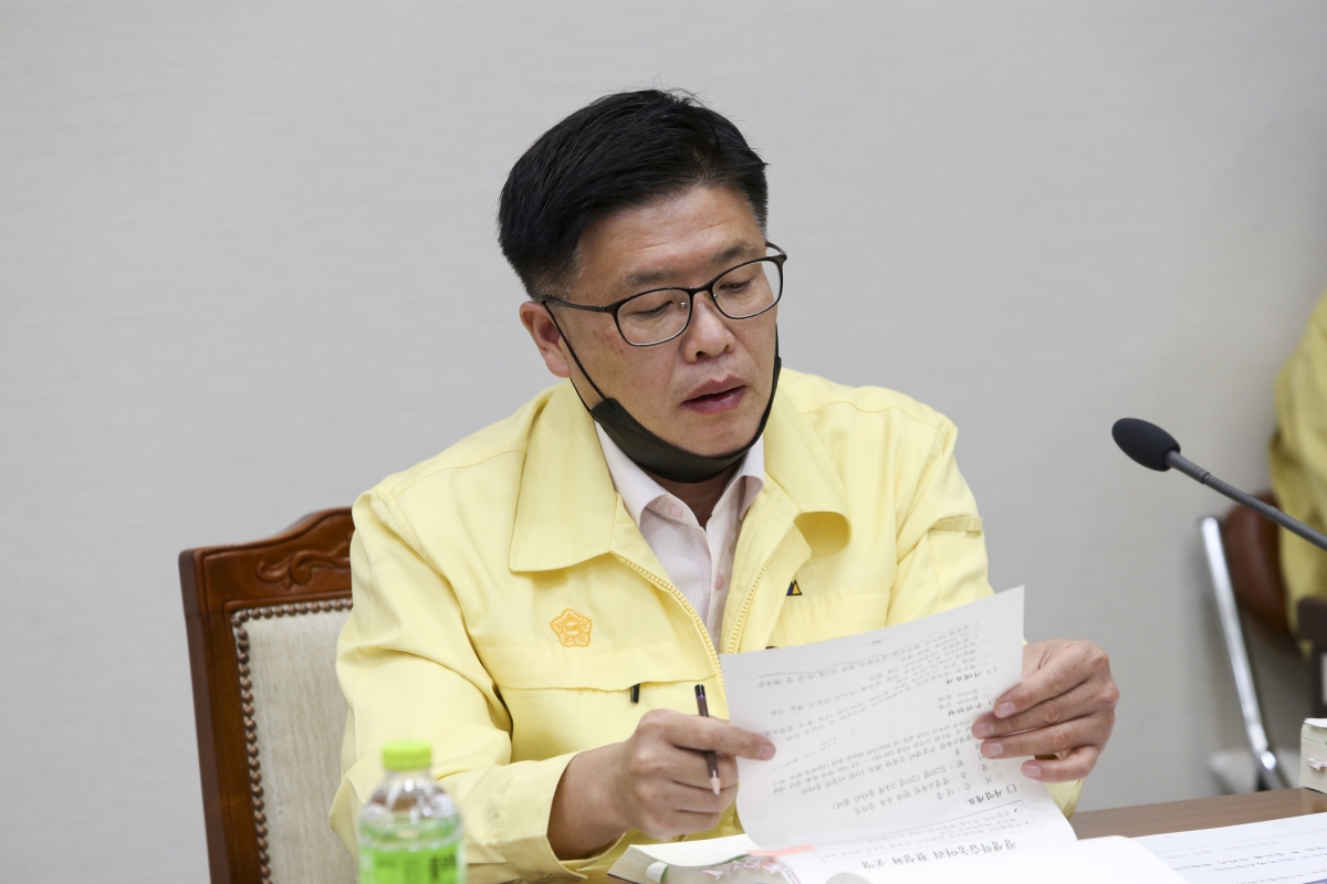 20200603-059[AP7U3572-제240회 구미시의회 제1차 정례회시 기획행정위원회 소관 행정사무감사 활동.jpg