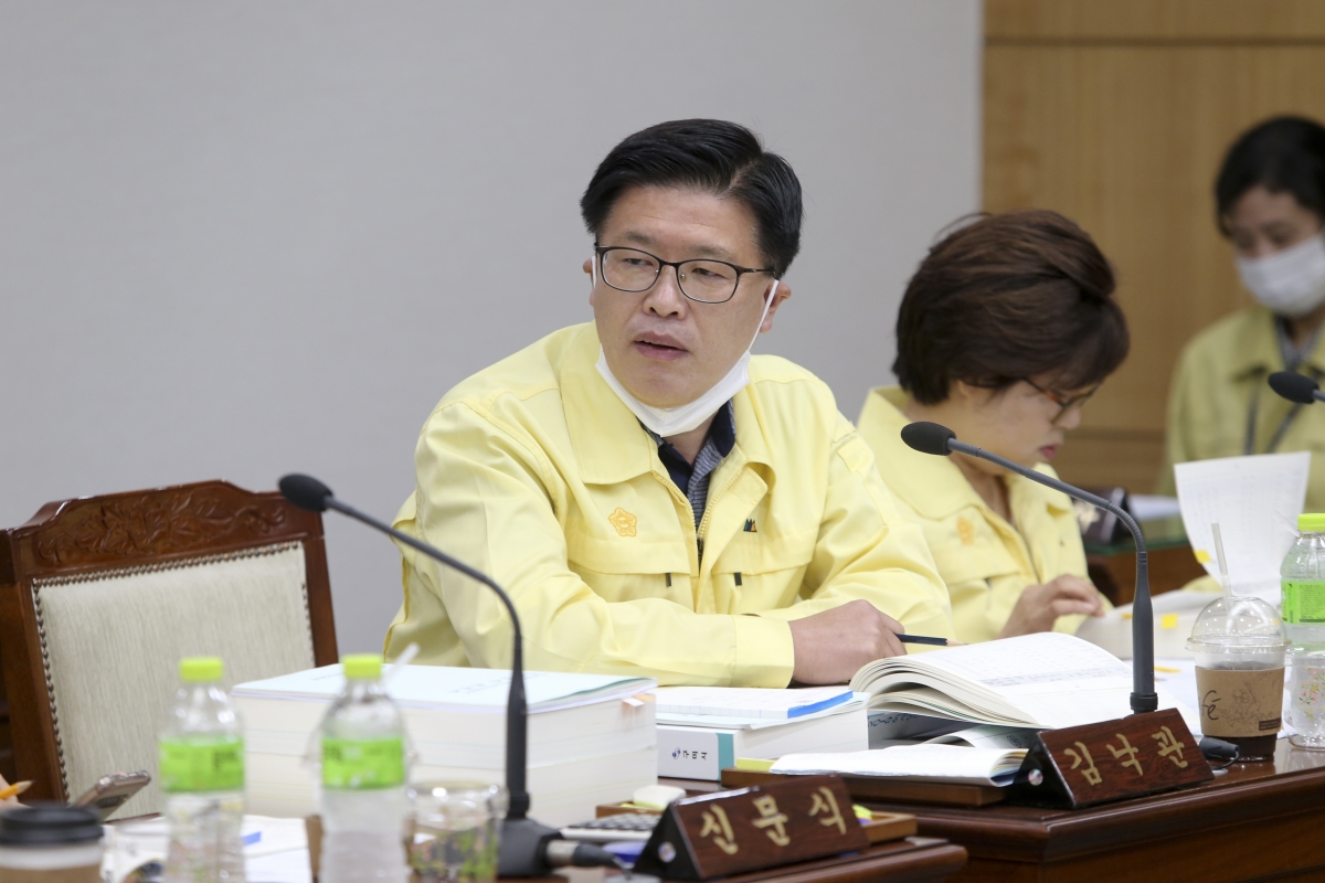 20200622-016[AP7U4794-제240회 제1차 정례회시 예산결산위원회 2019년도 세입세출결산승인안 심사활동.jpg