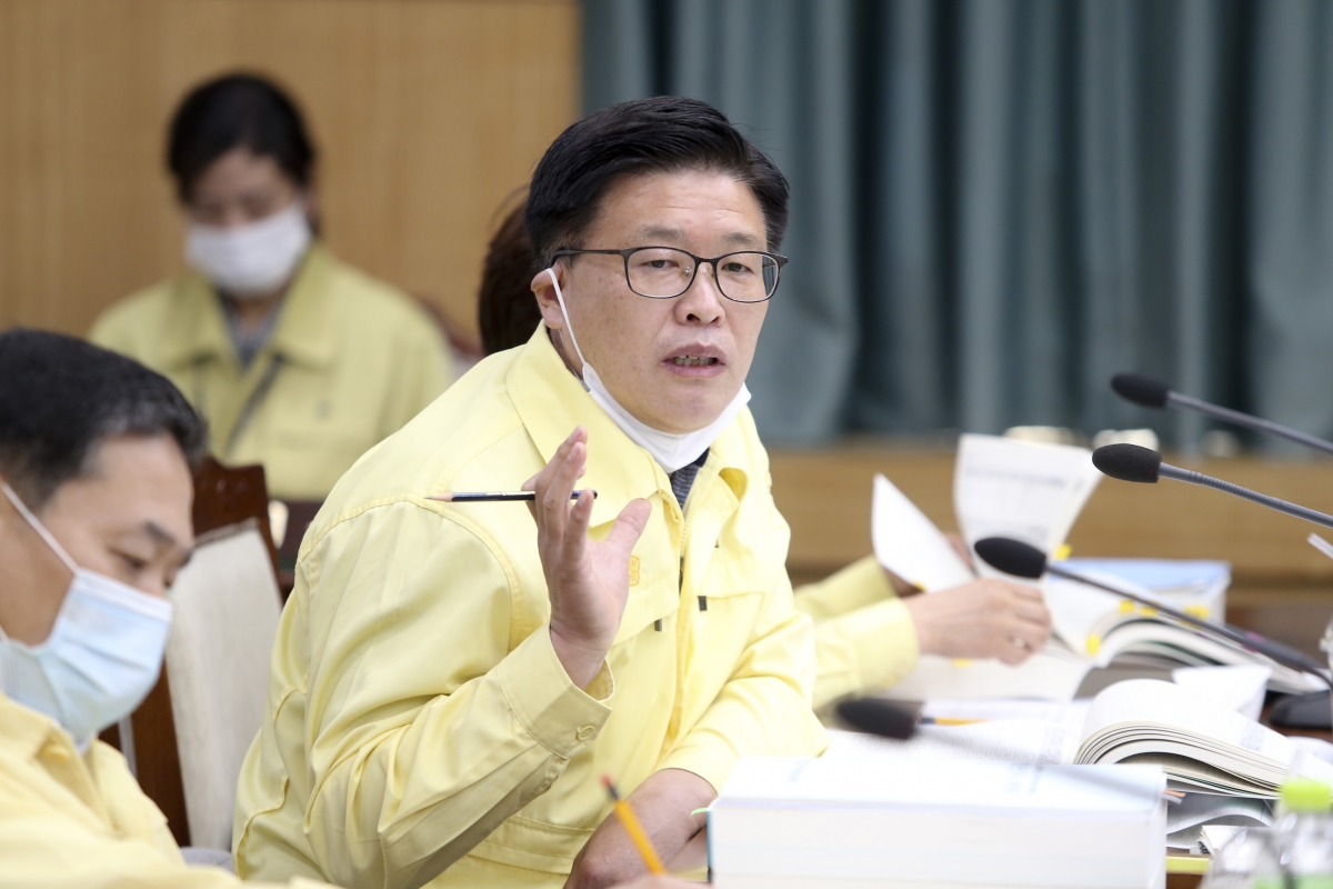 20200622-017[AP7U4800-제240회 제1차 정례회시 예산결산위원회 2019년도 세입세출결산승인안 심사활동.jpg