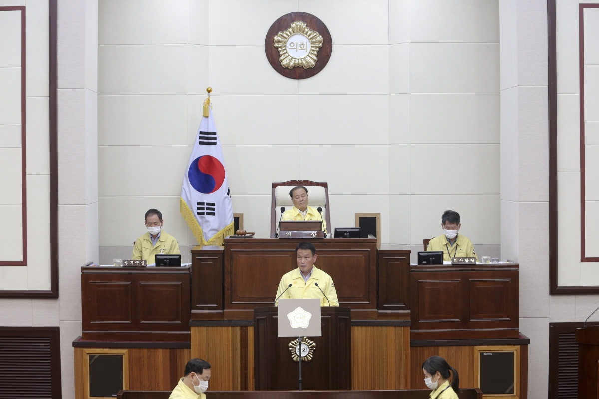 20200623-035[AP7U4922-제240회 제1차 정례회 제3차 본회의시 장세구 예산결산특별위원장 2019회계연도 세입세출결산승인안 심사결과보고.jpg
