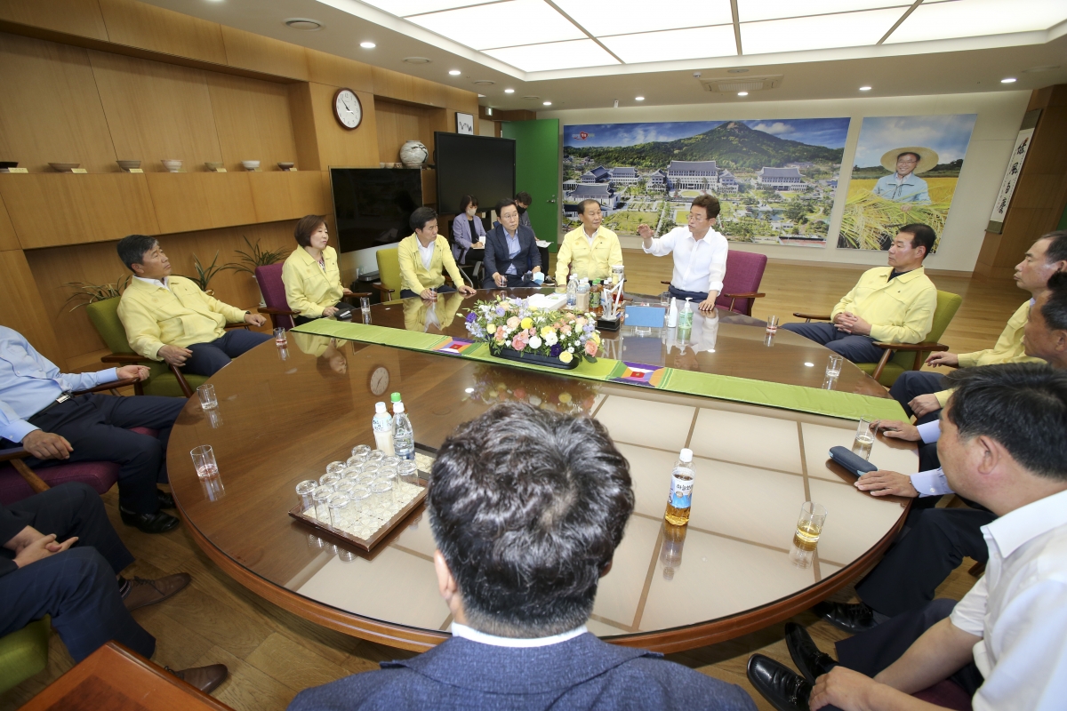20200623-075[AP7U5029-통합신공항 최종이전지 선정 촉구 결의문 관련하여 경북도청 방문.jpg