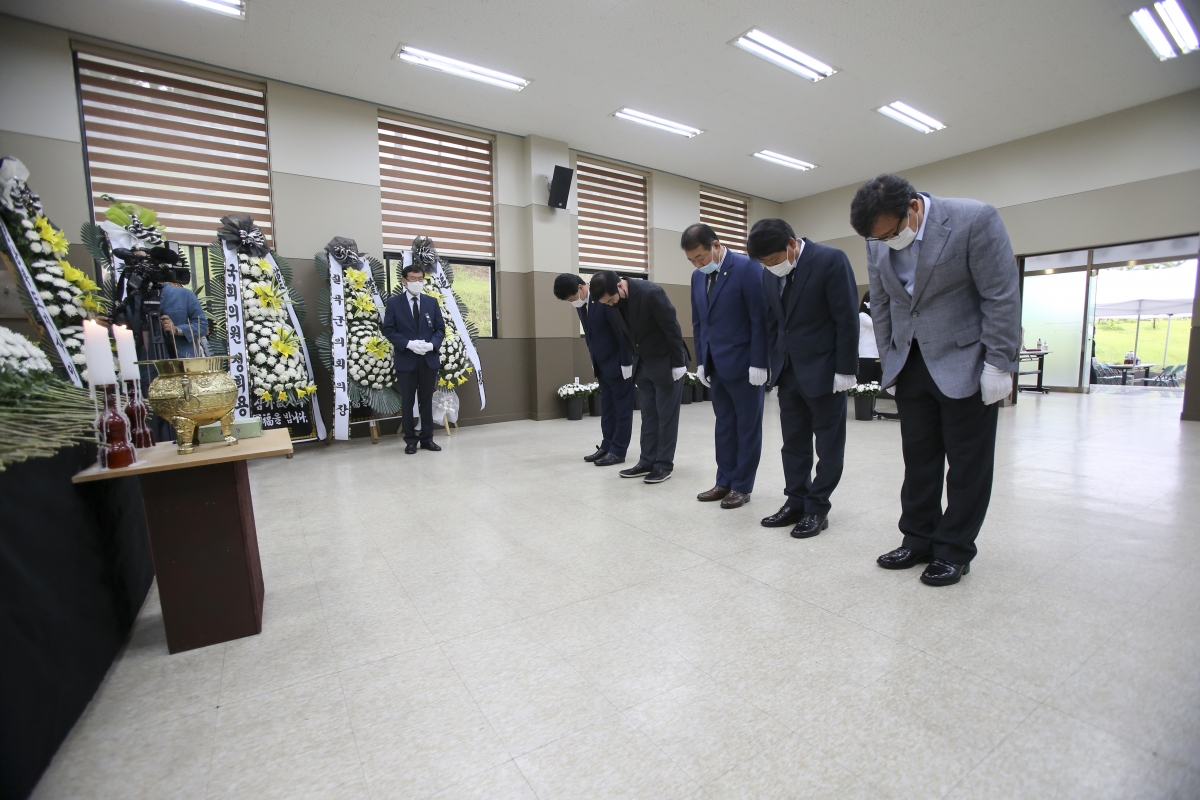 20200713-016[AP7U6281-故 백승엽 장군 분향소 조문.jpg