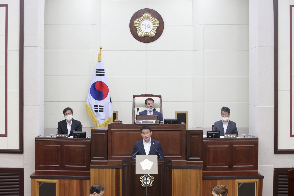 20200716-011[AP7U6884-제242회 임시회 제1차 본회의시 장세구 의원 5분 자유발언.jpg