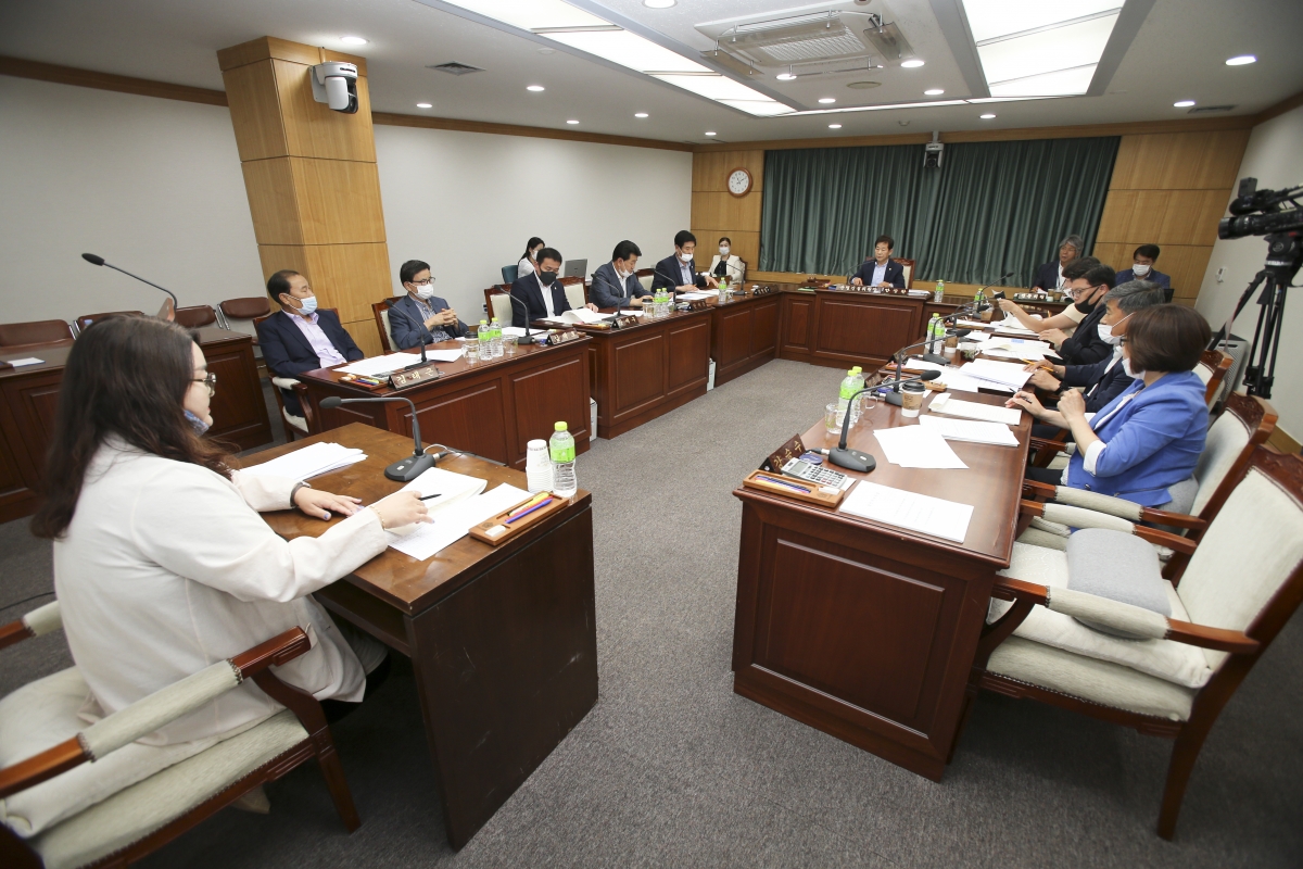 20200717-059[AP7U7177-제242회 임시회 산업건설위원회 활동.jpg