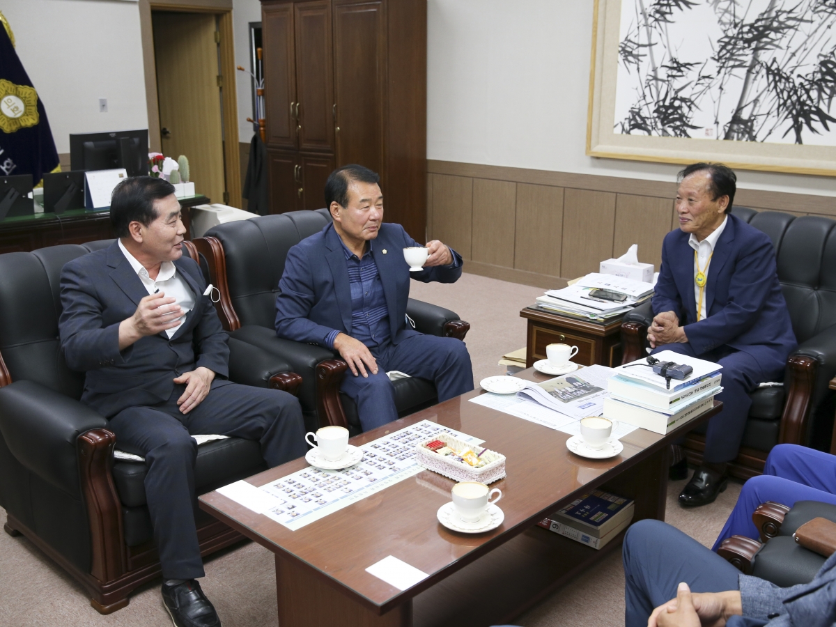 20200727-023[AP7U7640-대구경북 통합신공항 이전지 선정촉구를 위해 군위군의회 방문.JPG