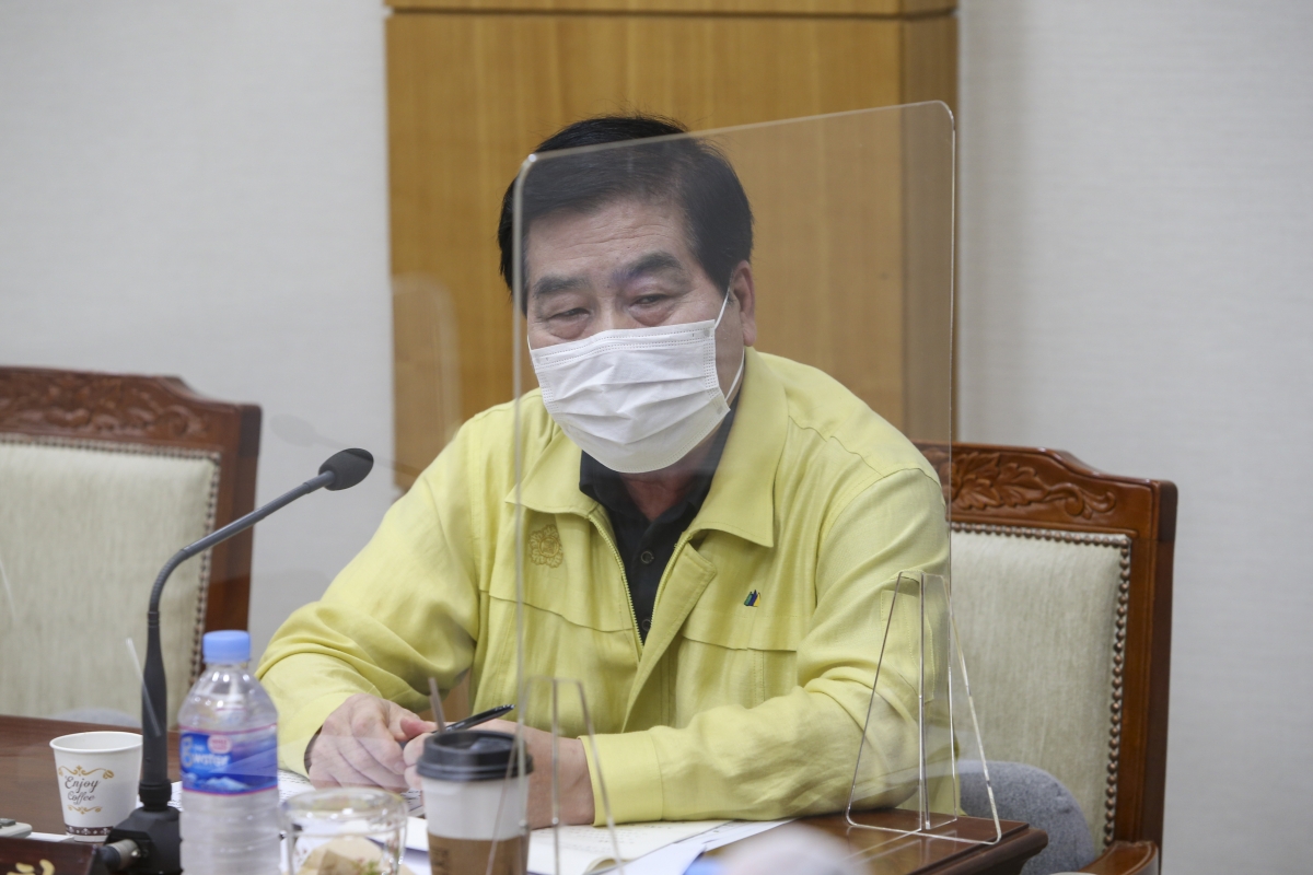 20200911-018[AP7U8721-제243회 임시회 기획행정위원회 조례안 심사할동.JPG