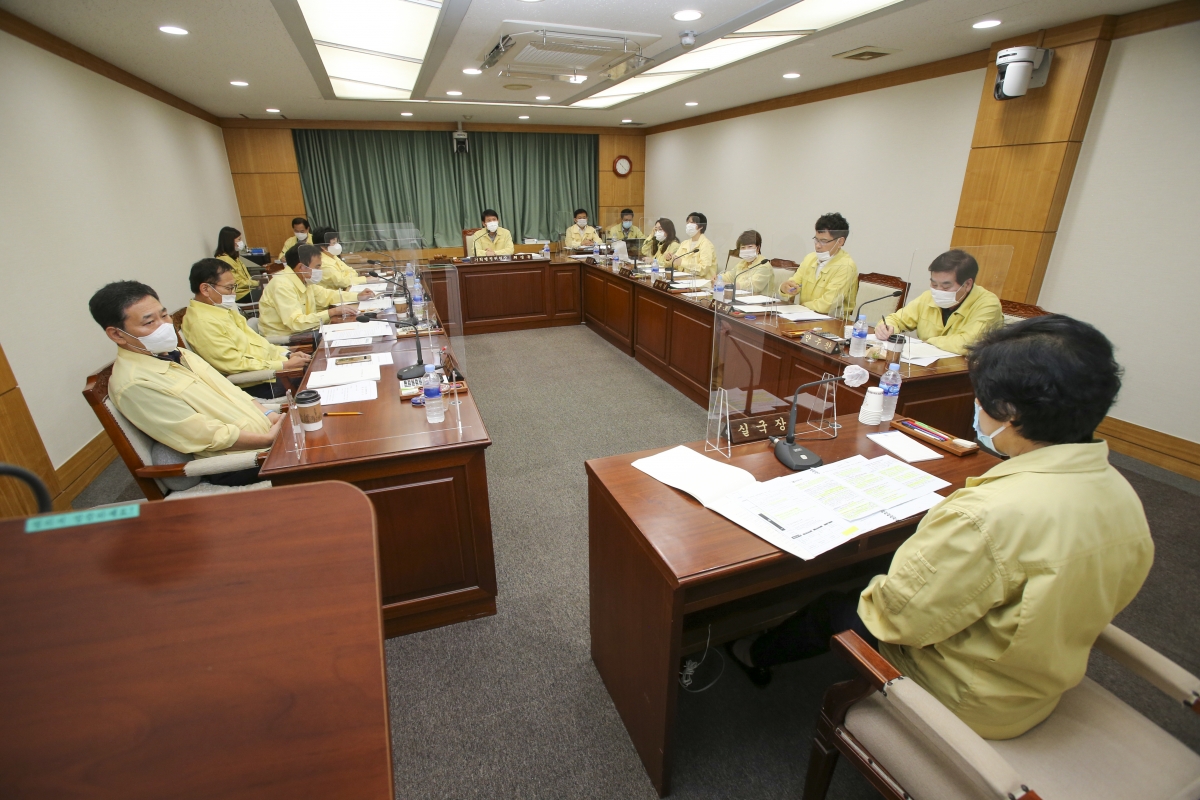 20200911-012[AP7U8714-제243회 임시회 기획행정위원회 조례안 심사할동.JPG