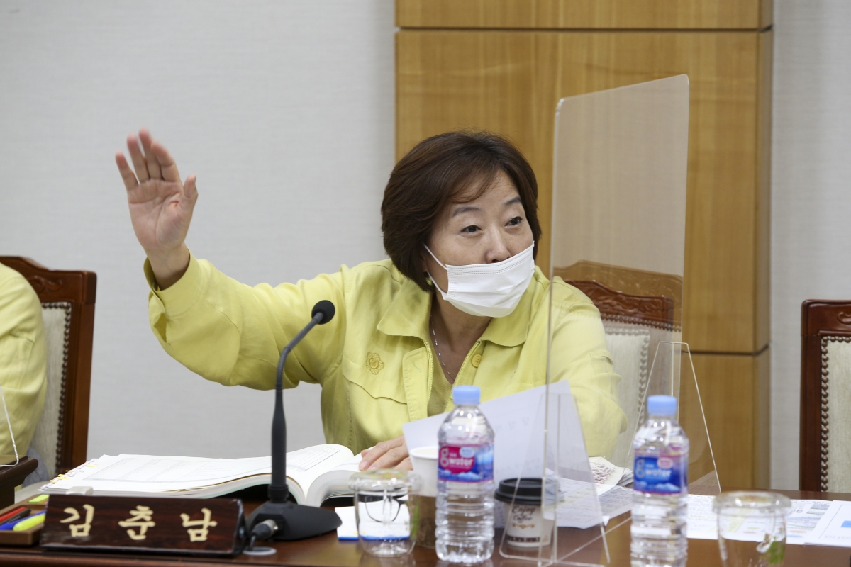 20200915-060[AP7U9392-제243회 임시회 산업건설위원회 소관 2020년도 제2회추가경정예산안 예비심사활동.JPG