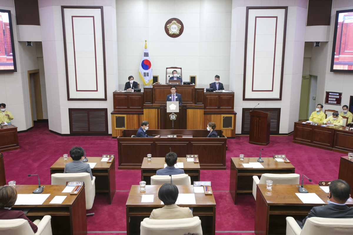 20201015-009[AP7U0496-제244회 임시회 제1차 본회의시 김낙관 의원 5분 자유발언.JPG