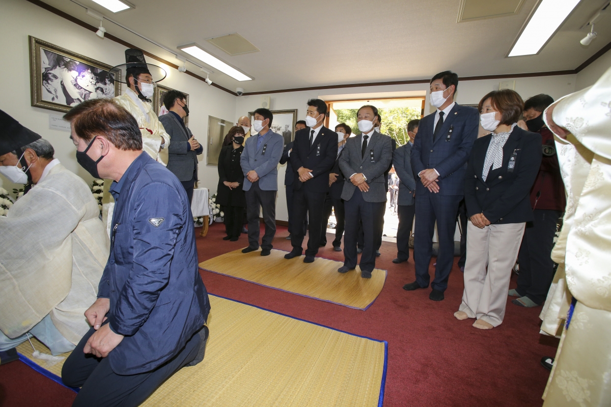 20201026-036[AP7U1516-박정희대통령 41주기 추모제.JPG