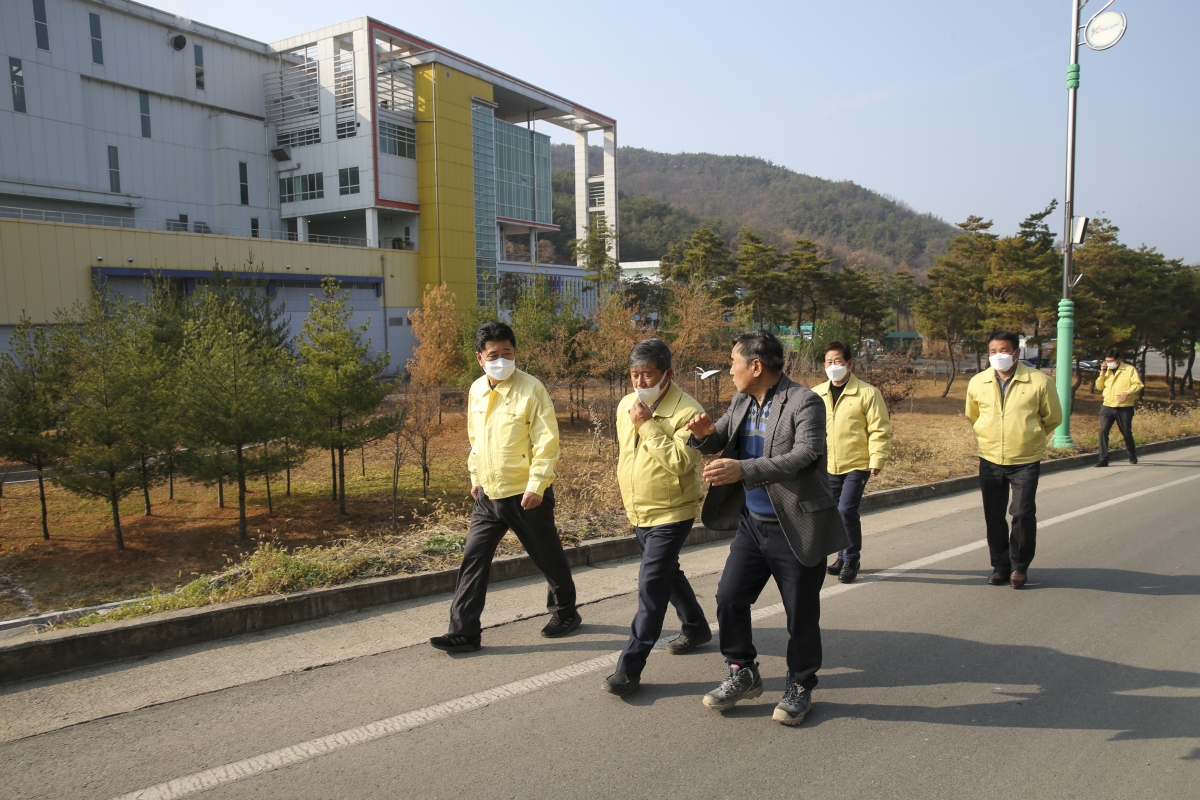 20201116-001[AP7U2934-폐회중 산업건설위원회 환경자원화시설 화재현장 방문.JPG