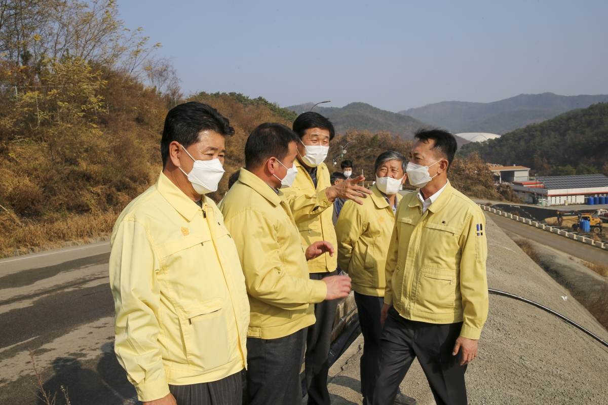 20201116-020[AP7U2998-폐회중 산업건설위원회 환경자원화시설 화재현장 방문.JPG
