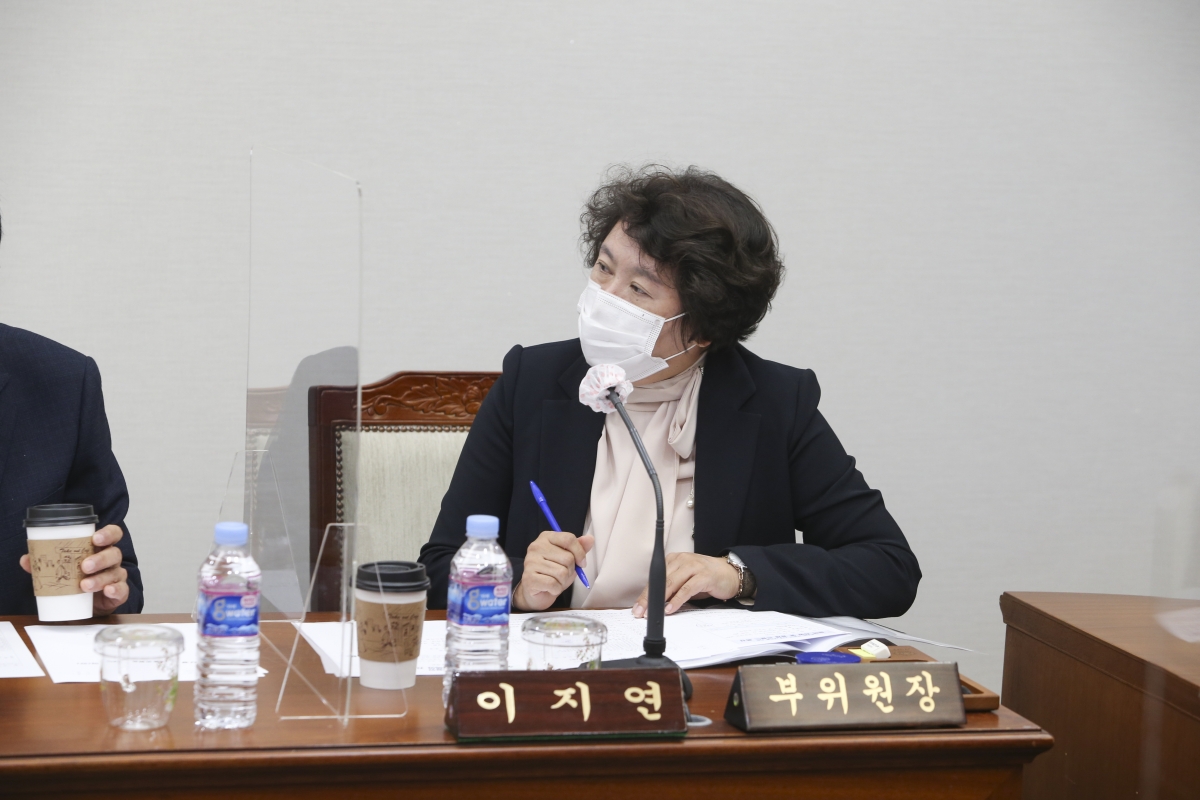 20201118-006[AP7U3124-폐회중 의회운영위원회 활동.JPG