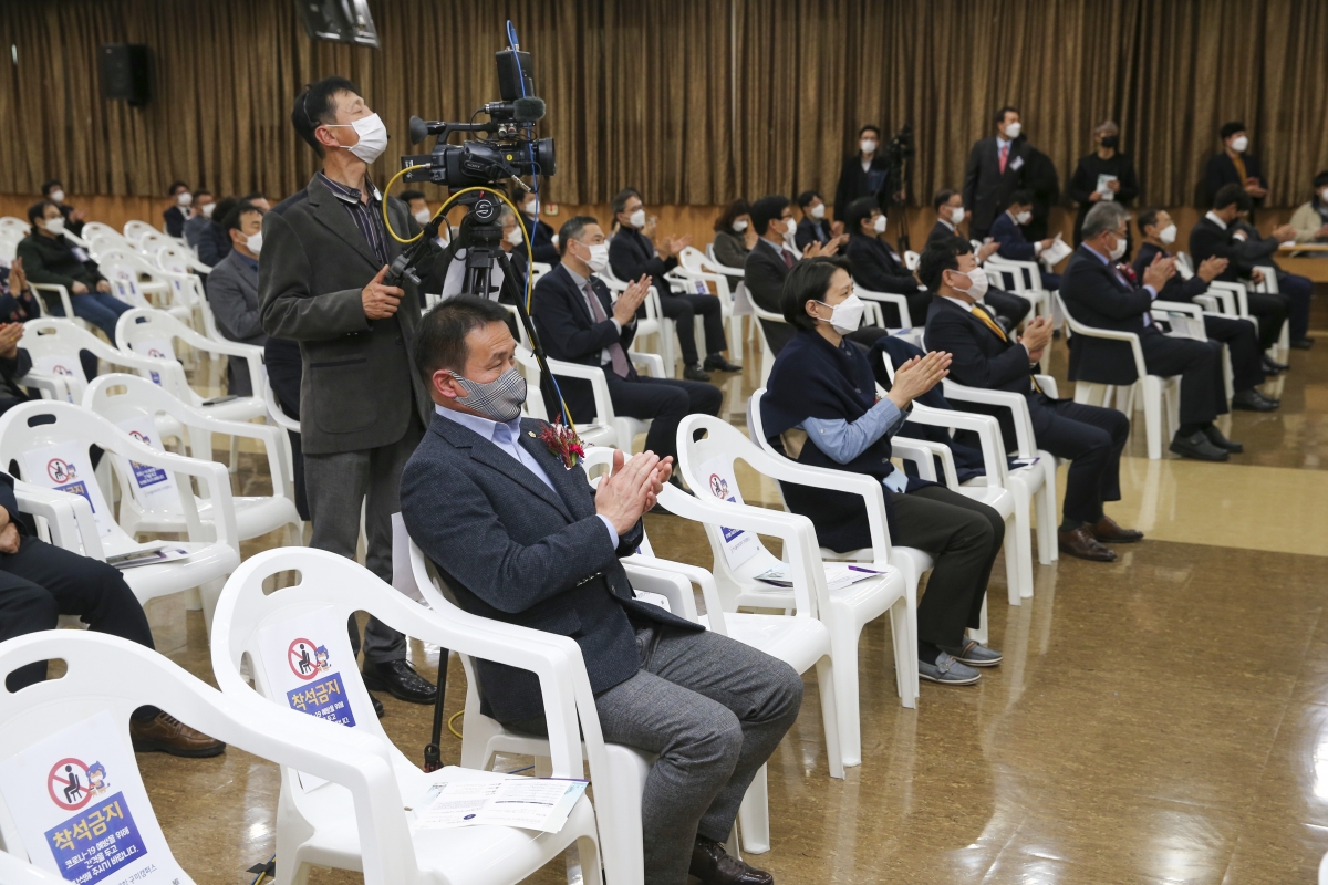 20201125-057[AP7U3521-폴리텍대학 구미캠퍼스 소재부품 융합기술센터 개관식.JPG