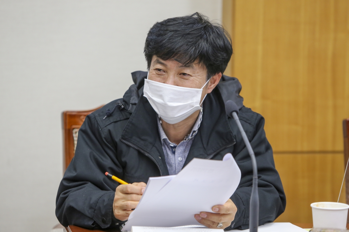 20201126-021[AP7U3674-제245회 정례회 기획행정위원회 조례안 심사활동.JPG