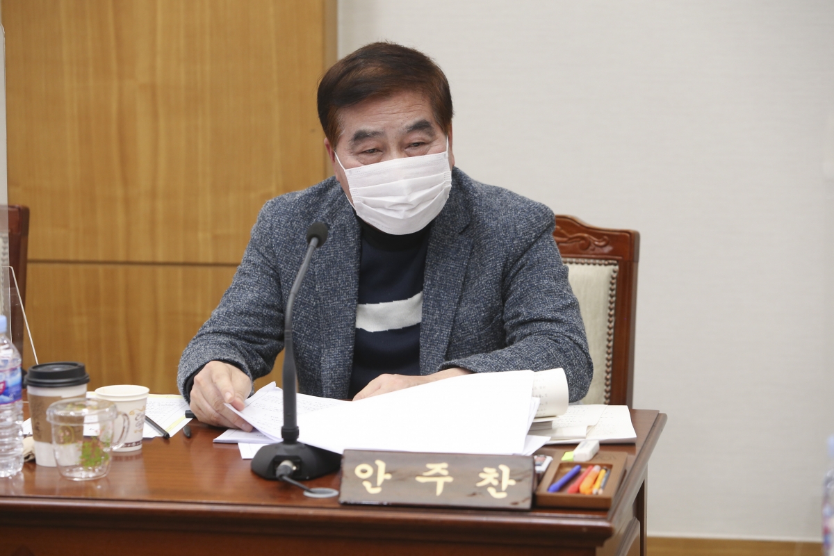 20201126-023[AP7U3685-제245회 정례회 기획행정위원회 조례안 심사활동.JPG
